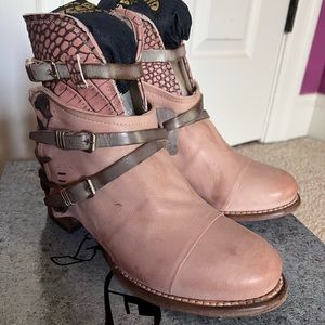 Freebird CRUE in pink/blush/multi
